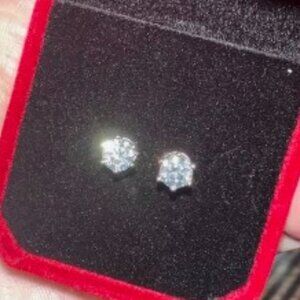 Certified 1.0 Carat Moissanite 925 Sterling Silver Stud Earrings 100% Authentic